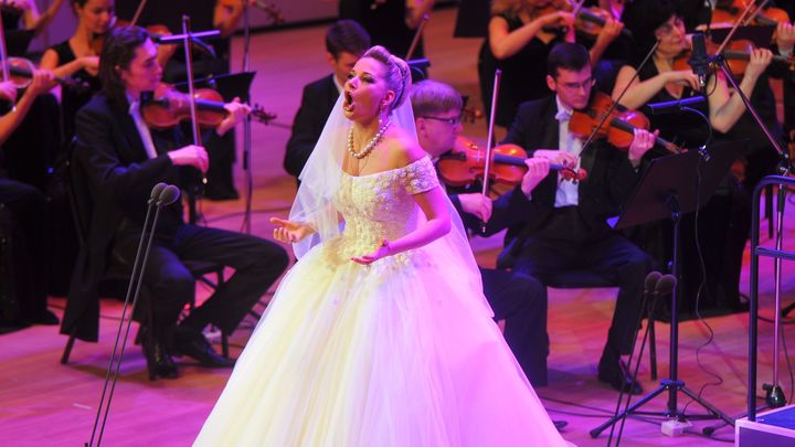 Изменник и предатель Родины - для Максаковой* потребовали сурового наказания