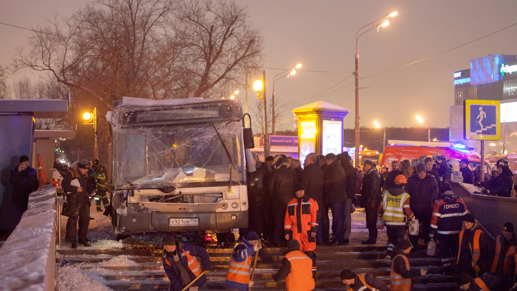 Среди погибших при наезде автобуса на западе Москвы - школьница и трое взрослых Среди погибших при наезде автобуса на западе Москвы - школьница и трое взрослых