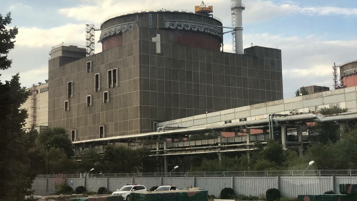 Появились изображения купола над ядерным хранилищем ЗАЭС. От чего он защитит?