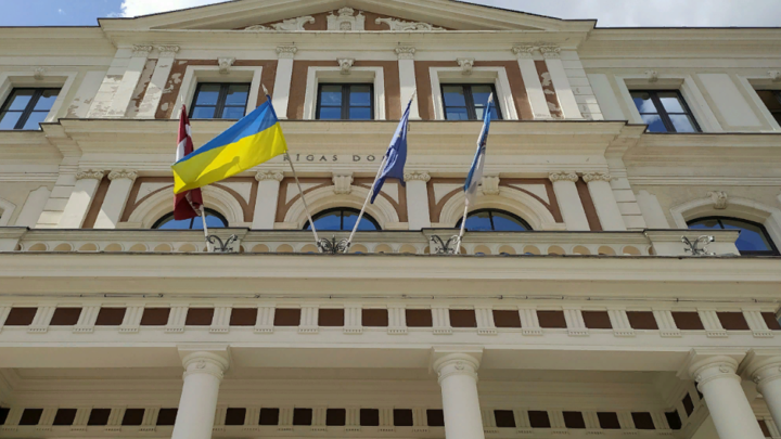 Украинцы смирились с реальностью: С карт пропали ЛНР и Крым