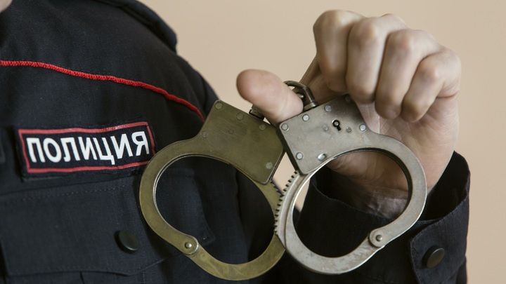 Задержаны 70 подростков: В Москве накрыли кальянную, нарушившую все правила работы