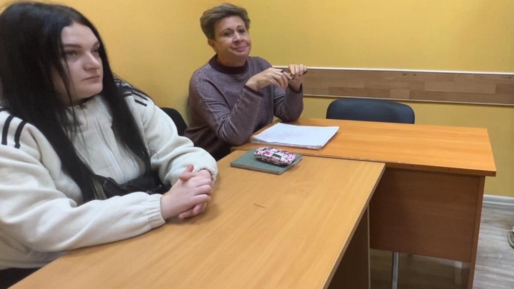 В Новосибирске суд оправдал мать погибших в пожаре детей, оставленных 19-летней няней