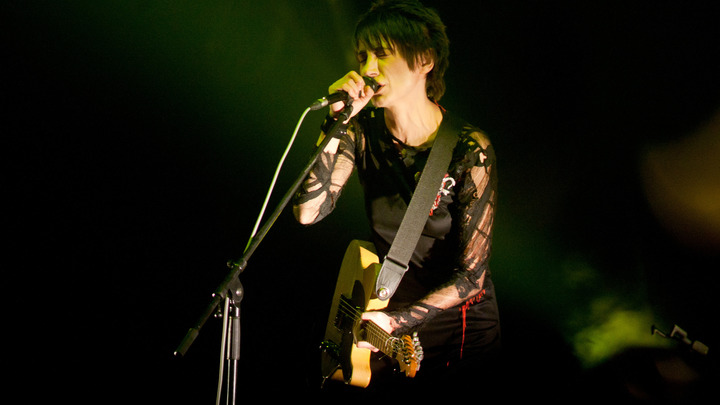 Zemfira Live  - -   