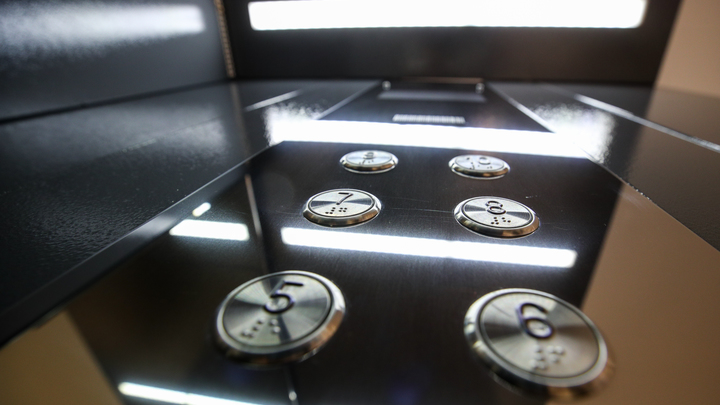 В Пушкине педофил напал на 10-летнюю посетительницу торгового центра