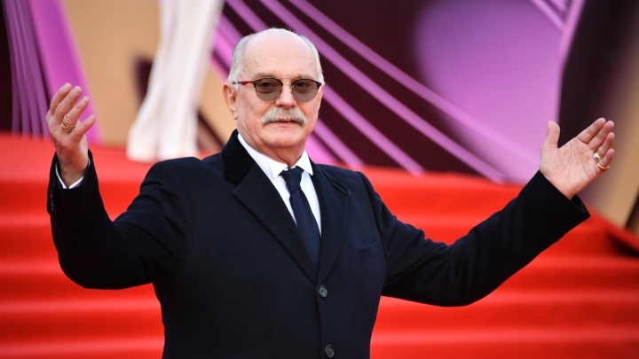 Вся семья Никиты Михалкова: Редкие кадры с юбилея. Фото поделилась супруга режиссёра