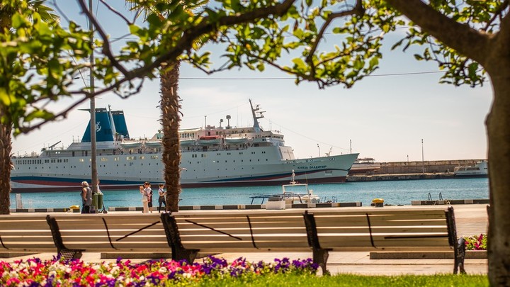 Рейс круизного лайнера «Князь Владимир» вновь отменен