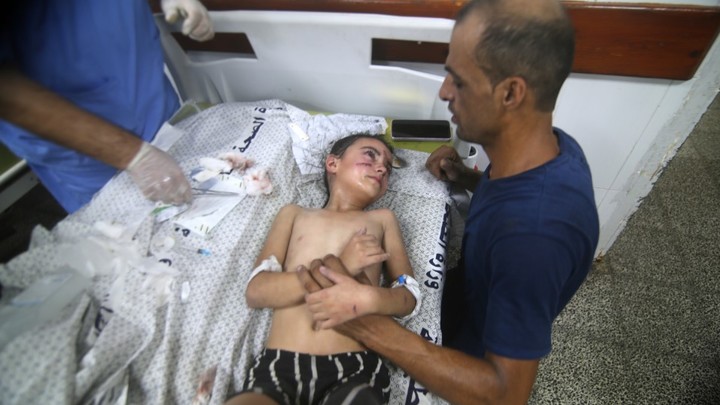 Раненый палестинский мальчик приказал отцу ничего не бояться: Это видео откроет глаза на конфликт