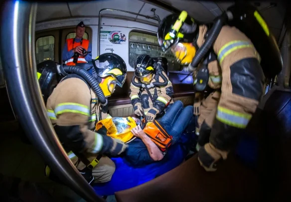 В Екатеринбурге силовики окружили станцию метро