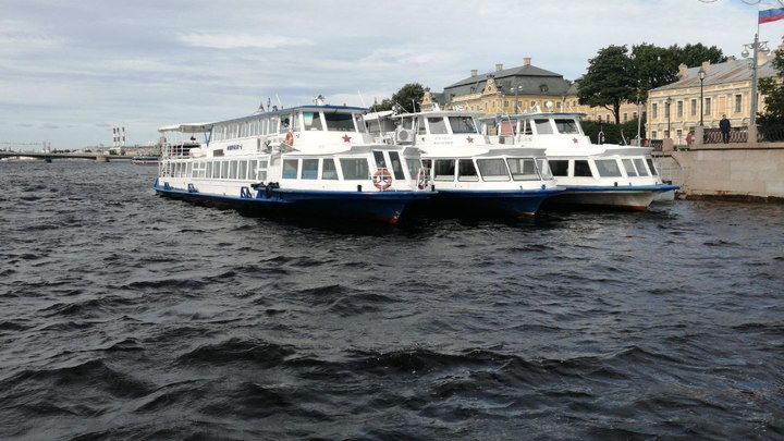 В Петербурге с 13 ноября вводят штрафы за неоплату швартовки