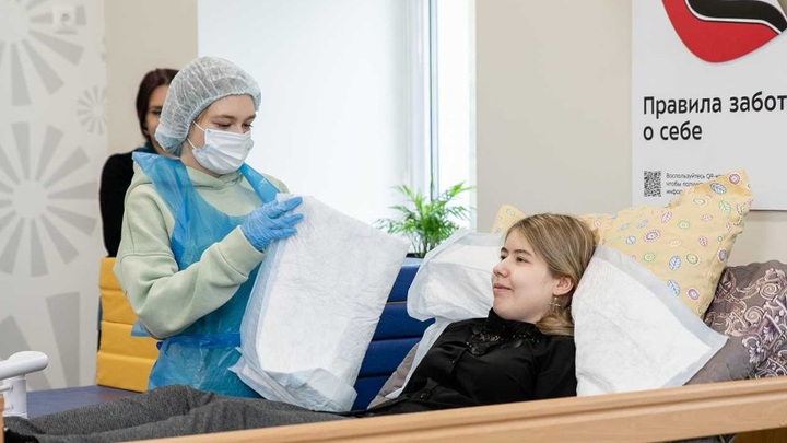 Мэр Москвы рассказал, как готовят соцработников и сиделок по новому стандарту