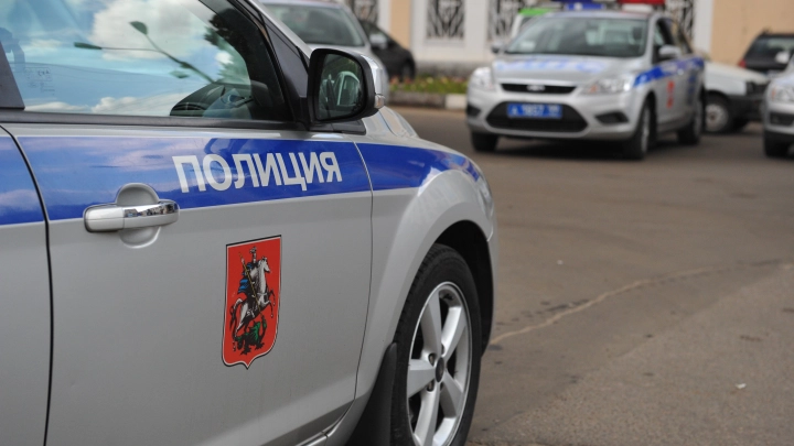В сквере Москвы мужчина зарезал бывшую возлюбленную, ранил её друга и наложил на себя руки