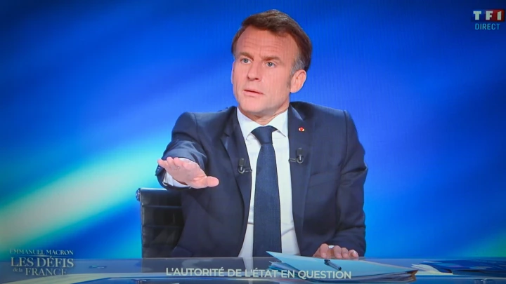 Эрдоган преподнёс Макрону урок доминирования: Неловкое видео облетело весь мир