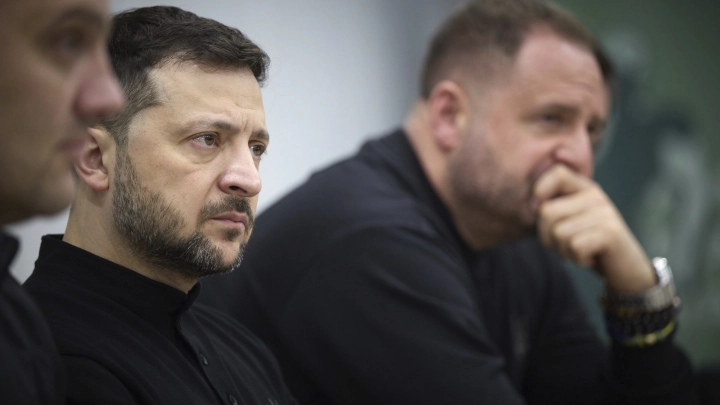 Зеленский нашёл козла отпущения: Ермак подал в отставку. Но это ещё не все интересности - Подоляка