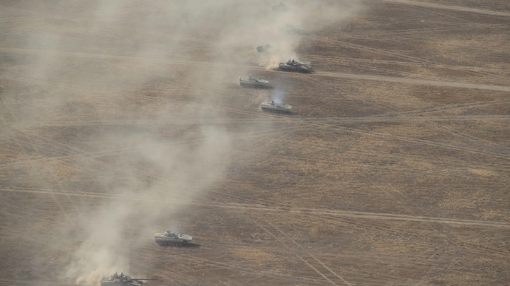 Звуки войны можно услышать через границу: Польше и Литве предсказали нападение России