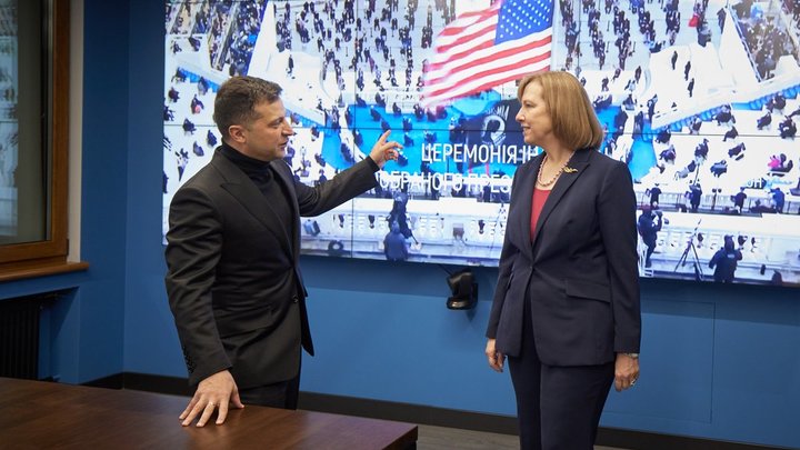 Украина попала в тиски цензуры: США одобрили закрытие несогласных