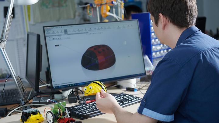 Сергей Собянин рассказал о развитии производства детских игр и игрушек в Москве