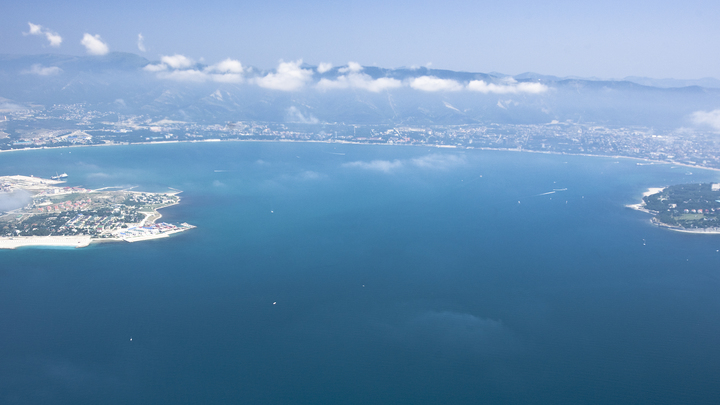 Смотри, дымится: Странный шарик вызвал опасения у спасателей