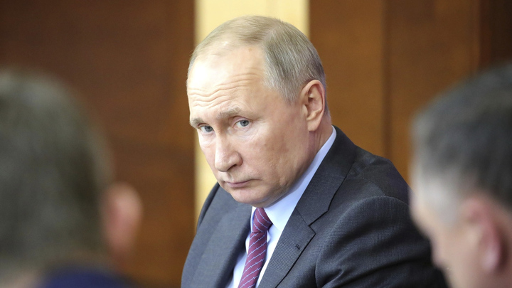 Чтобы неповадно было. Аптеки в 66 раз подняли цены на маски. Путин коротко заявил о санкциях