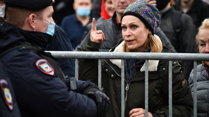 За работу на митингах новосибирским полицейским полагалась премия в 28 тысяч рублей
