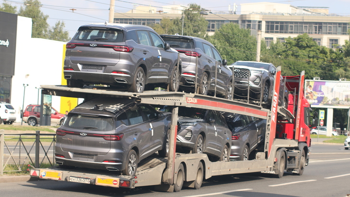 Латвия передала Украине первые шесть автомобилей, изъятых у пьяных водителей
