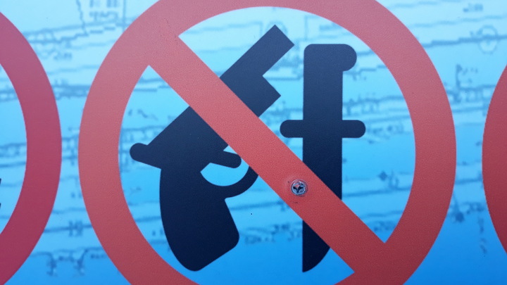 Вломились в квартиру, били ножом: В Москве иранец стал жертвой нападения малолетних мигрантов