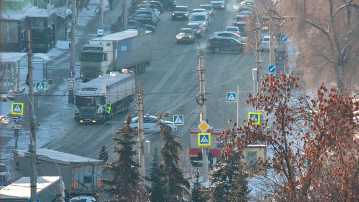 В Новосибирске ограничат движение большегрузов