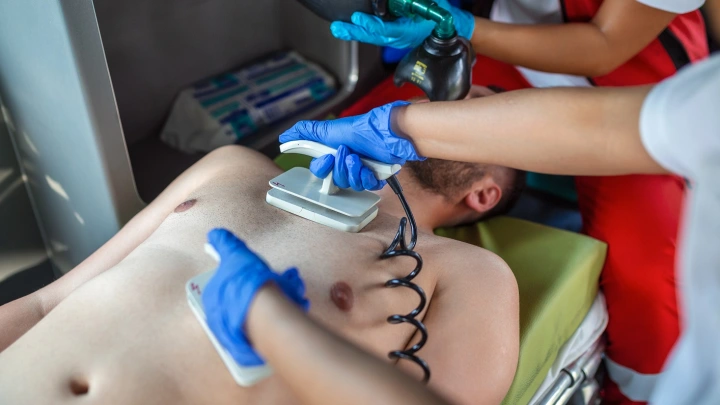 71.ru: в Туле толпа цыган четыре часа требовала у врачей оживить покойника