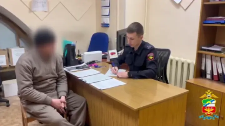 Полсотни таксистов проверили у вокзала Новосибирска: нашлись нелегалы