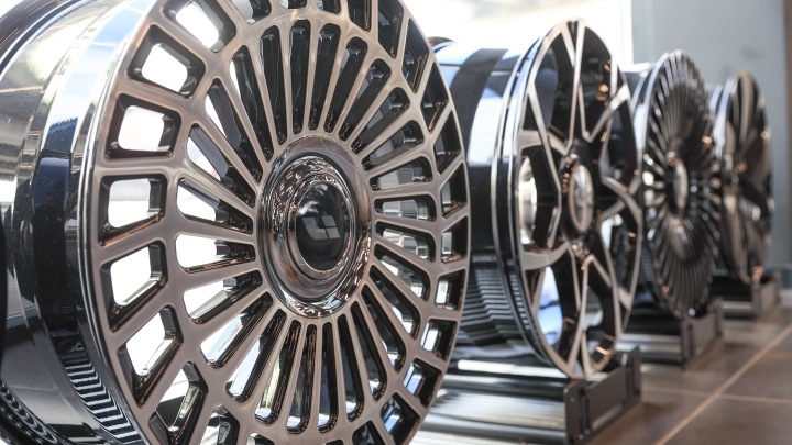 Кого ждут массовые сокращения: Эксперт назвал индустрию, которая переживает тяжёлые времена