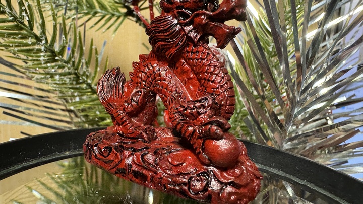 Житель Якутии слепил из навоза символ 2024 года