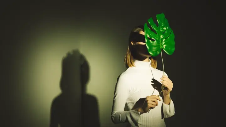 Зато у меня, в отличие от тебя, лицо красивое: Русскую школьницу обзывали монстром, а она стала моделью