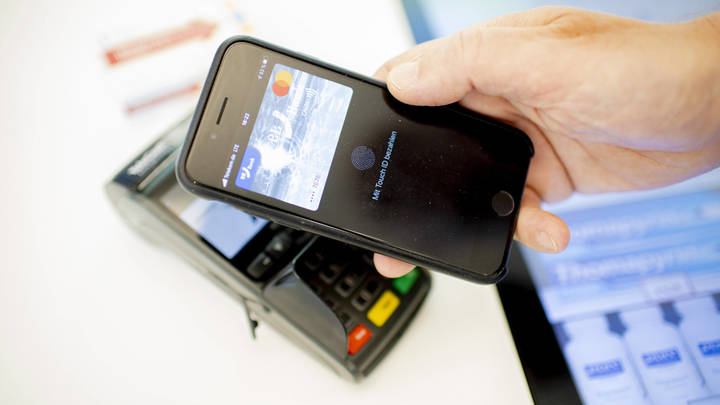 В Петербурге перестал работать Apple Pay и Google Pay