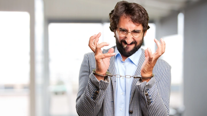 Француз приехал в Москву разоблачать русских. На второй день к горлу подступил ком