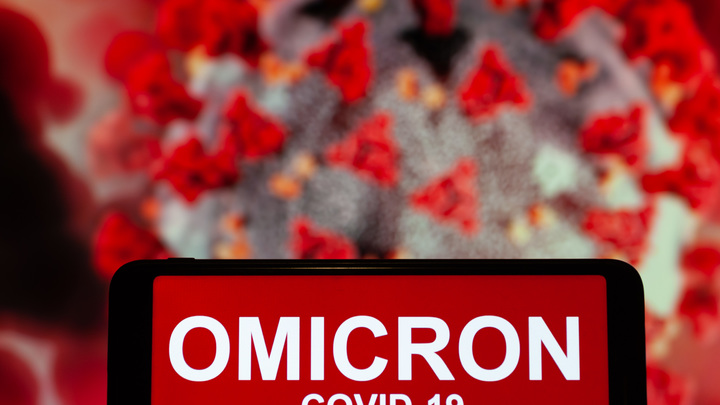 Защитит ли Спутник V от омикрона? Вирусолог дал исчерпывающий ответ