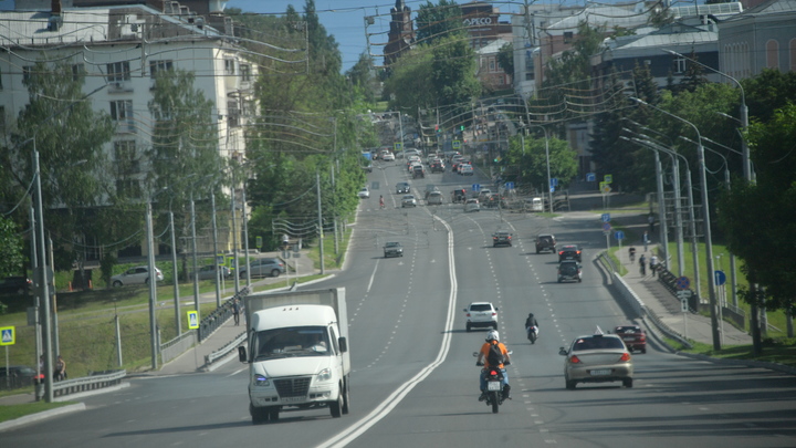 В Новосибирске мотоциклист разбился о дерево в результате ДТП