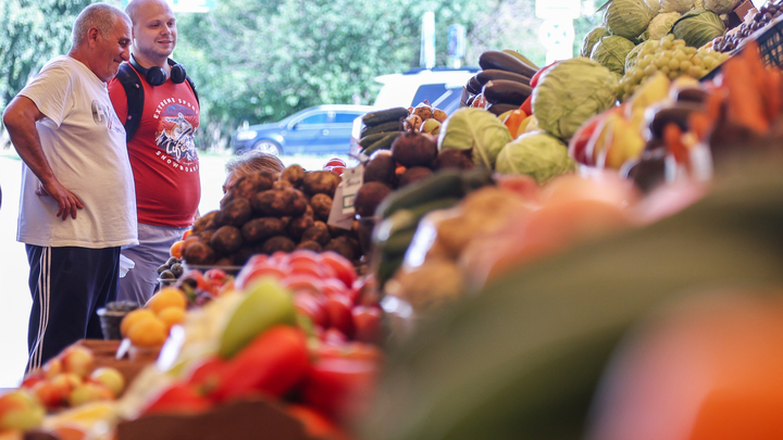 На рынках Мелитополя завышают цены и неправильно оформляют ценники