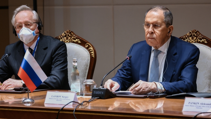 Лавров: США формируют «Свободную сирийскую армию» с боевиками ИГИЛ* для дестабилизации