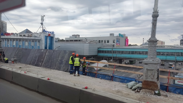 Новосибирские власти ищут нового подрядчика на ремонт Октябрьского моста