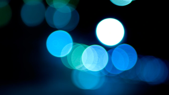 Лена, а шо это?! - После гигантской голубой вспышки погас весь Харьков. Тотальный блэкаут пошёл по Украине - напряжение бьёт рекорды