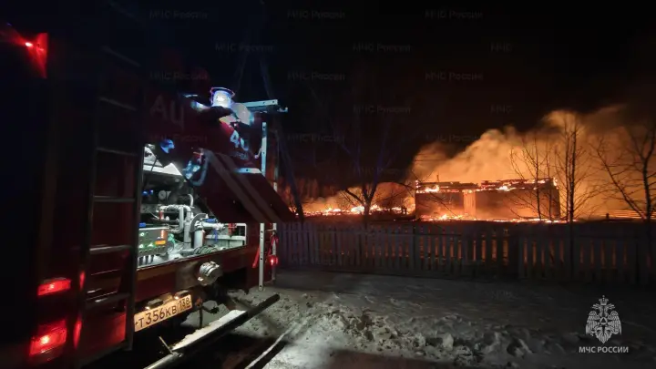 В одной из деревень Иркутской области полностью сгорела школа