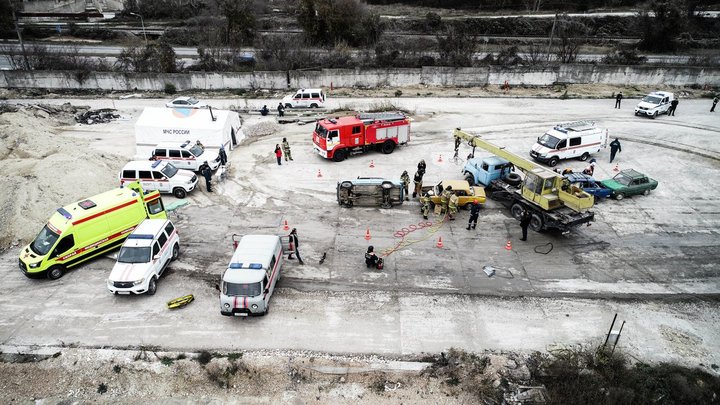 Там полквартиры в кирпичах: Удар ВСУ по многоэтажке Донецка обернулся семейной трагедией