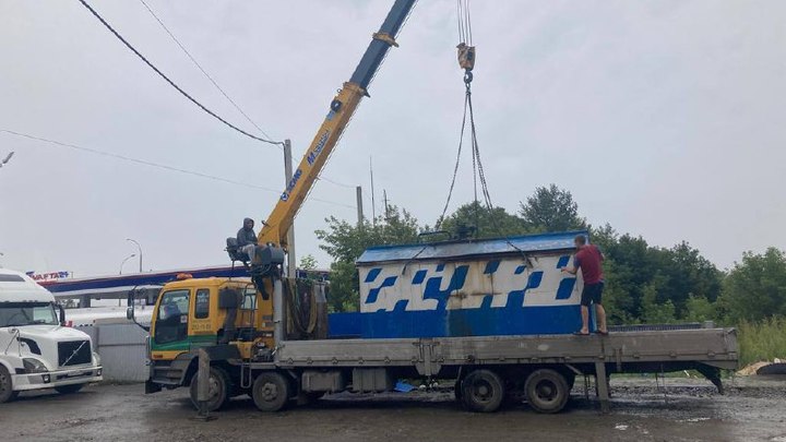 В Новосибирске закрыли две незаконные автозаправки