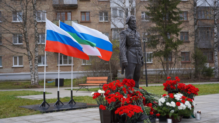 Память Героя Донбасса с позывным Моторола увековечили на его малой родине в Коми