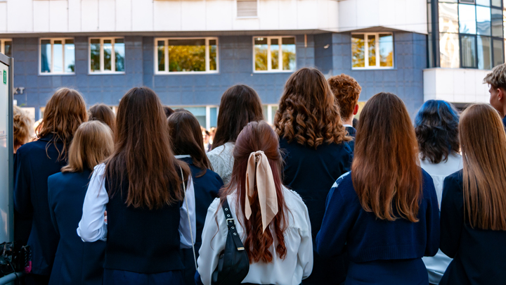 В Краснодаре школьники вынуждены ходить в туалет на улицу