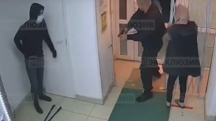В Петербурге охранник застрелил азербайджанца-грабителя