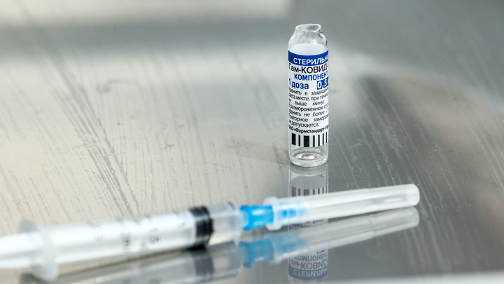 В России начались испытания новой вакцины от коронавируса, которая не содержит генов COVID-19