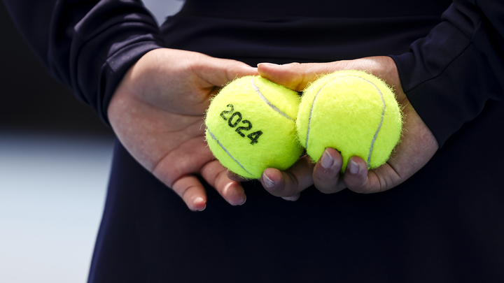 Теннисистки из России и Украины пожали руки после матча на Australian Open