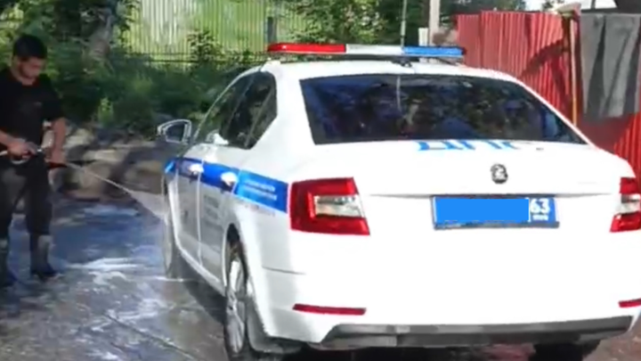 Активисты Народного фронта обратятся в ГИБДД из-за мойки машины ДПС