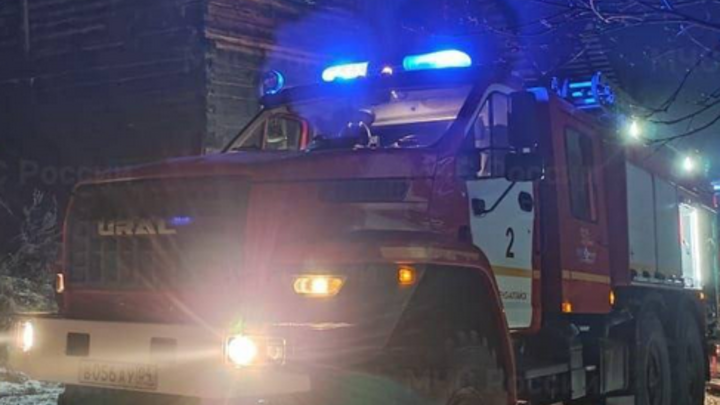 В Республике Алтай 34 человека застряли в снежном плену на дороге