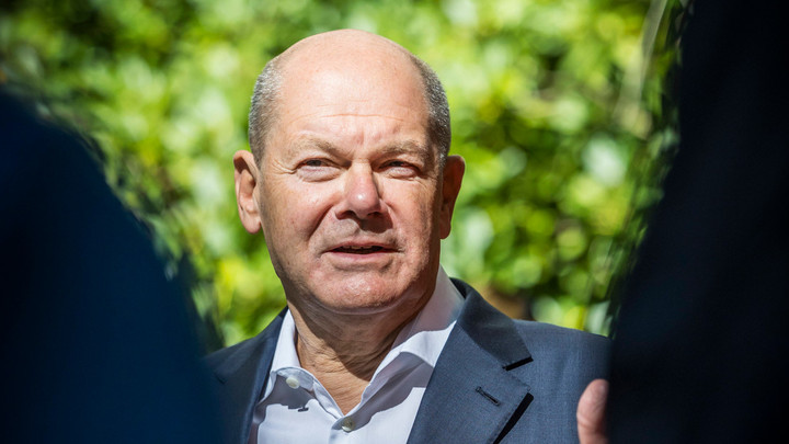 Шольц прибыл в Самарканд: О целях визита канцлера ФРГ в подбрюшье России рассказали узбекские СМИ